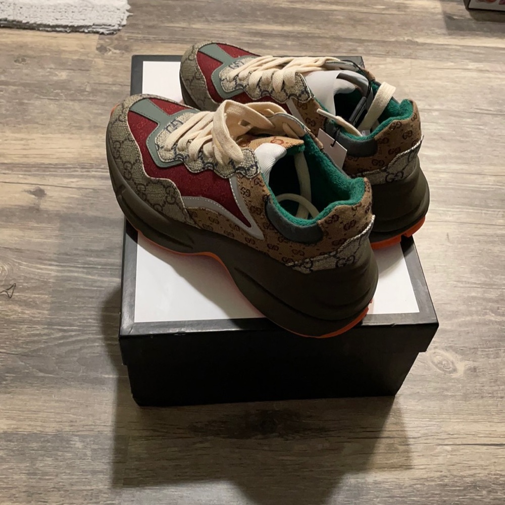 Gucci tennis shoes